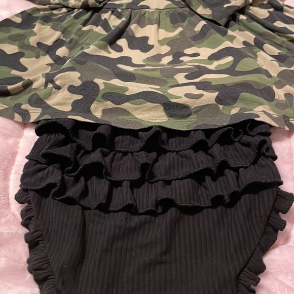 3 pc Posh Peanut Cadet Camouflage Ruffle Bummmie Set & 2XL Mom Robe - Picture 9 of 13